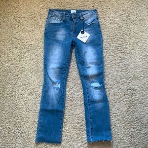 Vici BNWT Mid Rise Distressed Denim Jeans size 5